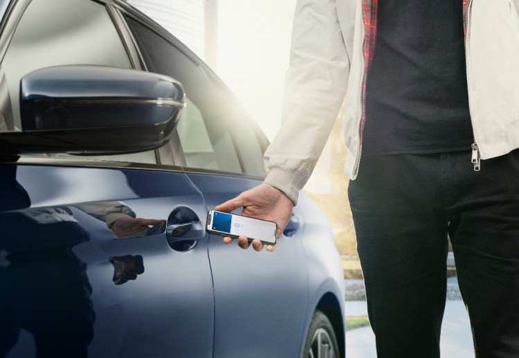Apple CarKey, Apple llave digital, Apple BMW, Apple celulares, Apple carros, BMW Apple, BMW llave digital, BMW CarKey, BMW apertura del auto, BMW celulares, BMW carro con llave celular, BMW Carro y celular, BMW iPhone, BMW Serie 5 llave digital, BMW Serie 5 iPhone, BMW Serie 5 CarKey