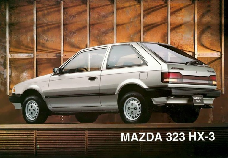 Mazda 323 coupe