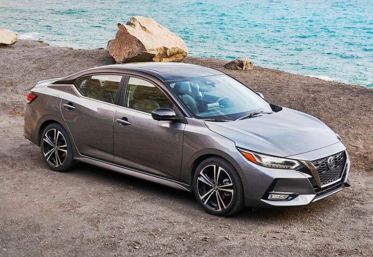 nissan sentra, nissan sentra exclusive, nissan sentra 2021, nissan sentra exclusive precio colombia, nissan sentra 2021 caracteristicas, nissan sentra 2021 equipamiento, nissan sentra con cargador inalambrico de celulares