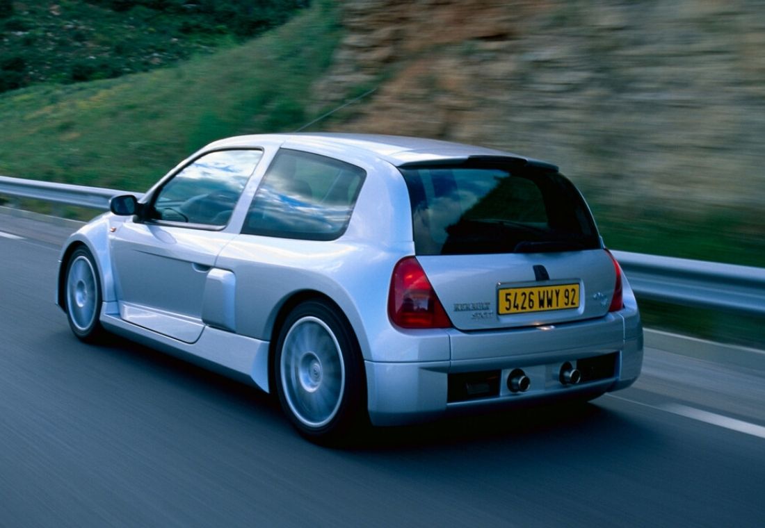 El Renault Clio V6 cumplió 20 años un 'hot hatch' emocionante y
