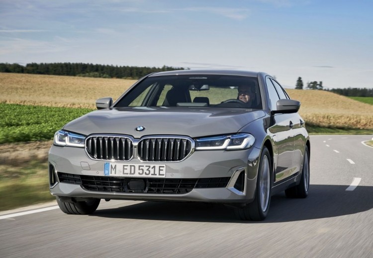 bmw 320e y 520e, bmw 320e y 520e nuevas versiones, bmw 320e y 520e hibridos enchufables, bmw 320e y 520e sedan, bmw 320e y 520e touring, bmw 320e y 520e caracteristicas, bmw 320e y 520e motor, bmw 320e y 520e prestaciones, bmw 320e y 520e fotos