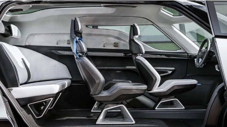 Porsche, Porsche Van, Porsche carros concepto, Porsche Van Concepto, Porsche Vision Renndienst, Porsche Vision Renndienst fotos, Porsche Vision Renndienst caracteristicas, Porsche Vision Renndienst interior, Porsche Vision Renndienst autónomo, Porsche Conducción autónoma, Porsche interiores futuristas, cabinas porsche del futuro