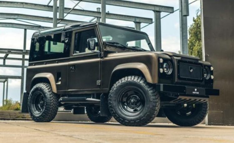 Un clásico Land Rover Defender V8 nace de nuevo, obra de Heritage Customs