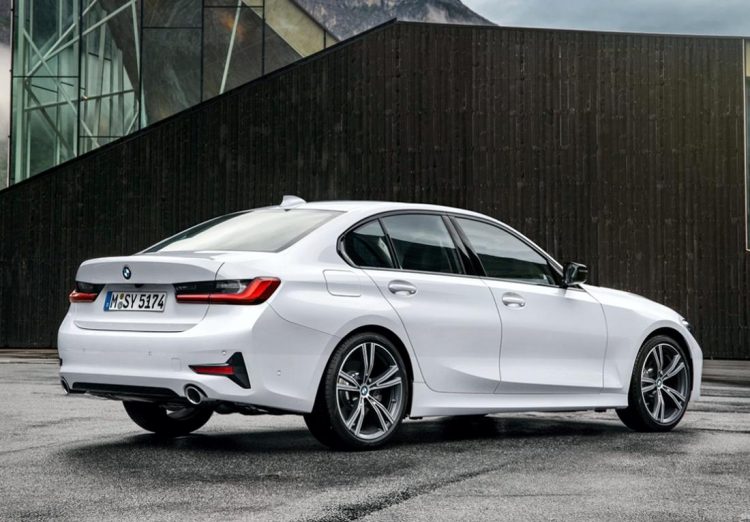 Бмв 320i 2022