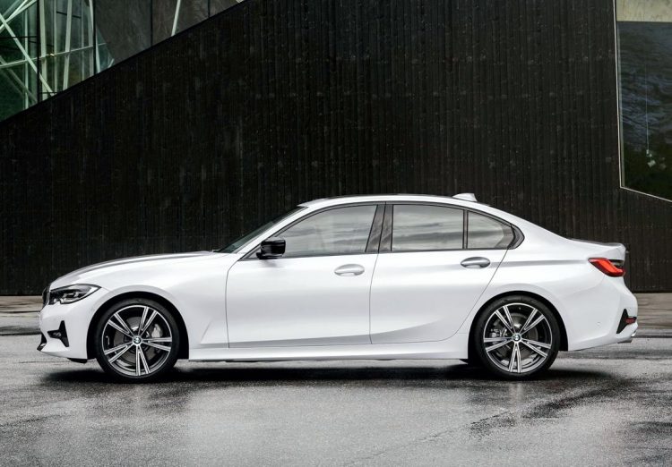 Бмв 320i 2022