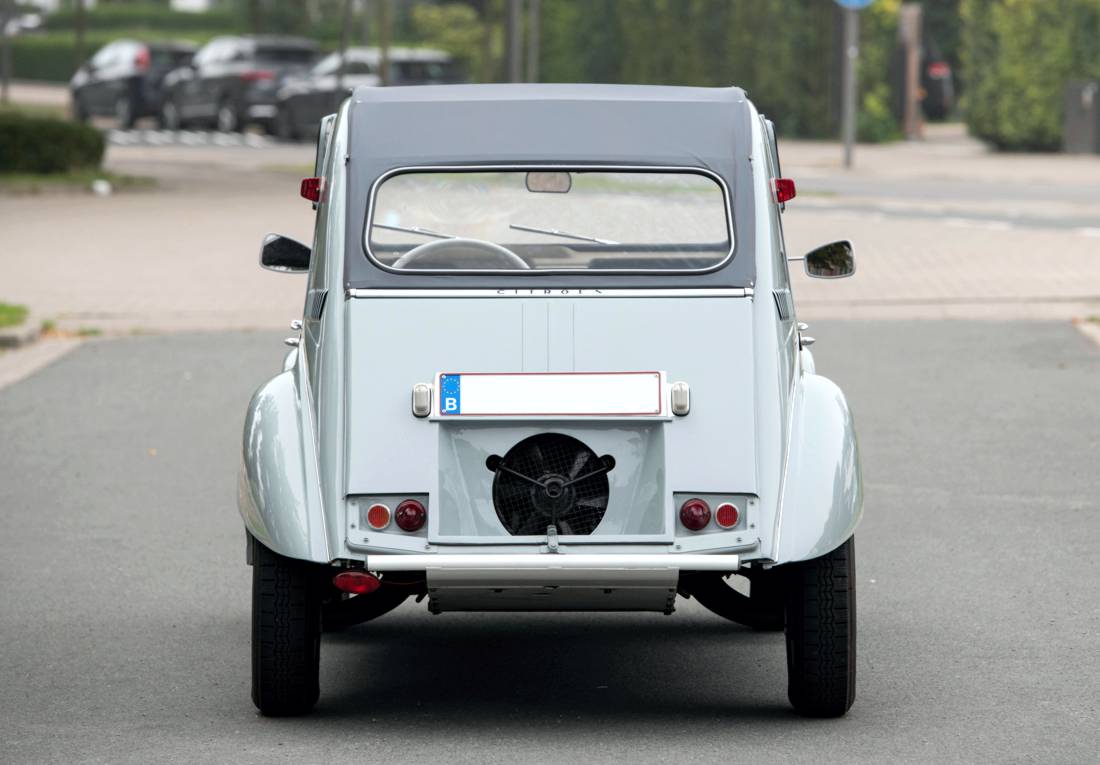Citroën 2CV Sahara 4x4, 1966.