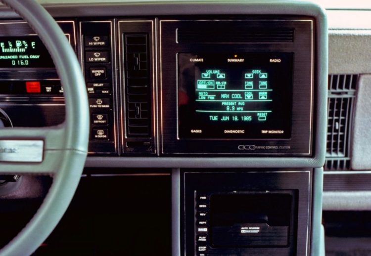 Buick Riviera 1986 primera pantalla táctil