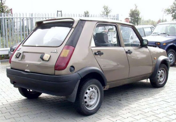 Sepand PK 2004, Renault 5 iraní