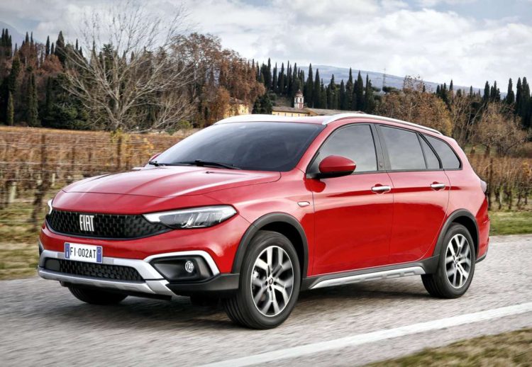 Fiat Tipo Cross Station Wagon RED 2022