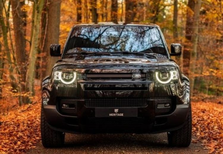 Land Rover Defender Valiance Black Steel de Heritage Customs