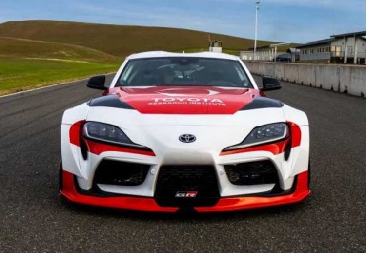 Toyota Supra logró el primer derrape autónomo del mundo