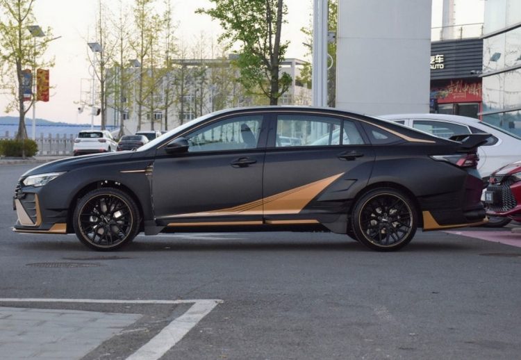 Dongfeng Aeolus Yixuan MAX Dark Night Edge Edition