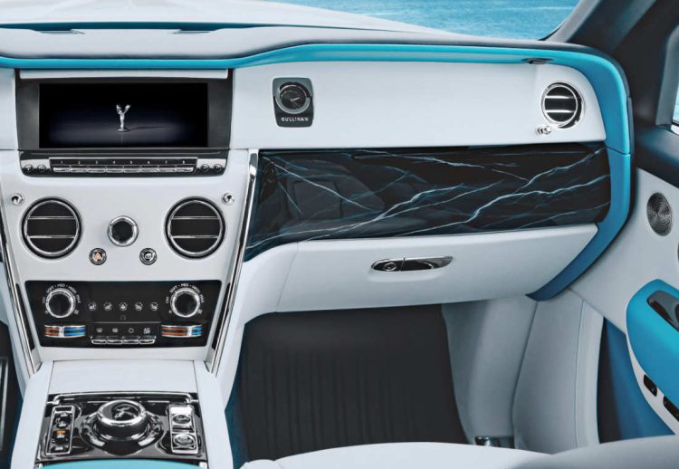 Rolls-Royce Cullian Frozen Lake edición especial