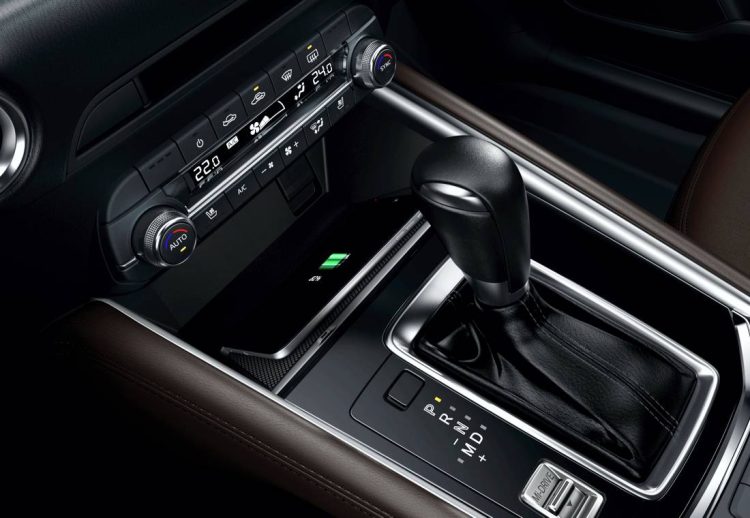Mazda CX-5 2023 Colombia, interior