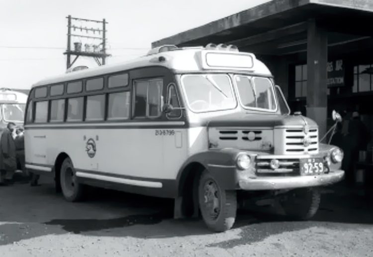 Bus Isuzu 1955