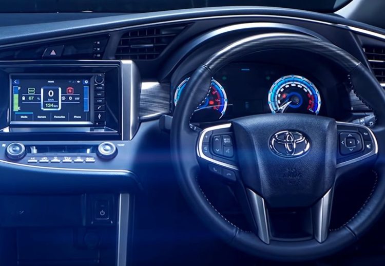 Toyota Innova EV Concept