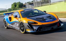 McLaren Artura GT4 Racer