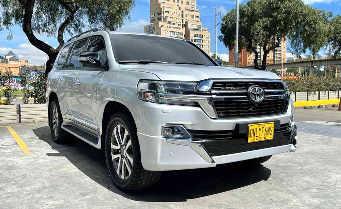 Toyota Land Cruiser 200 Sahara