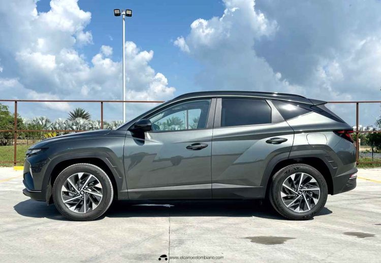 Tappetini Anti-Scivolo Interni Per Hyundai Tucson NX4 (2021-2023) | Set 14 Pezzi In Gomma, Portaoggetti E Portabicchieri, Colore Blu