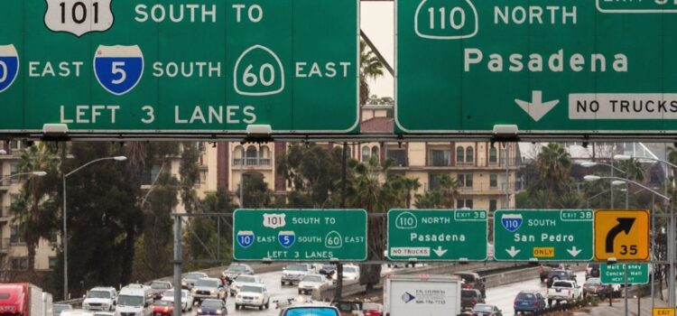 California prohibe autos a combustión 2035