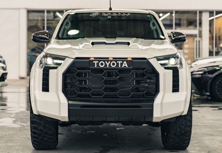 Toyota Hilux por GMG Double Eight