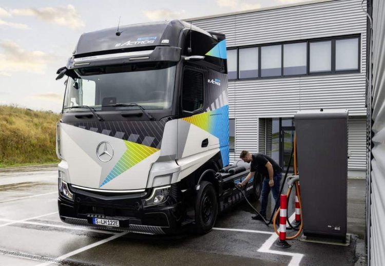 Mercedes Benz eActros LongHaul
