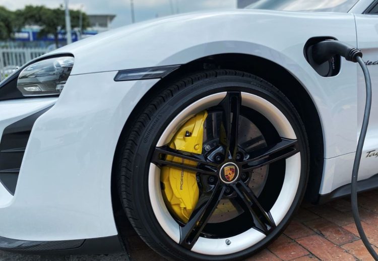 Porsche autos eléctricos América Latina