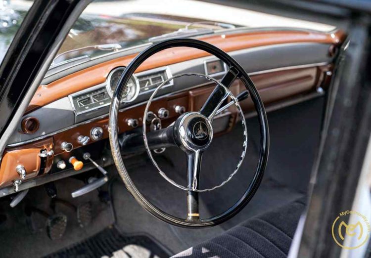 Mercedes-Benz 180 D Pontón
