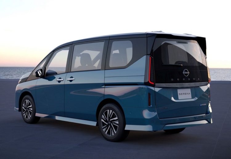 Nissan Serena 2023