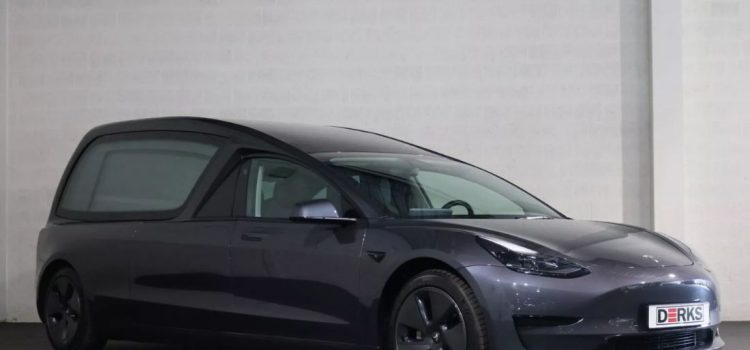 Tesla Model 3 carroza fúnebre