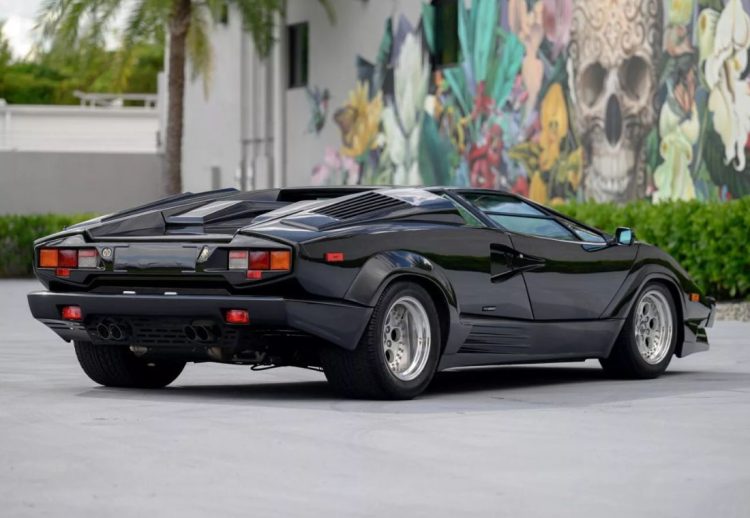 Lamborghini Countach 1990 25th Anniversary Edition