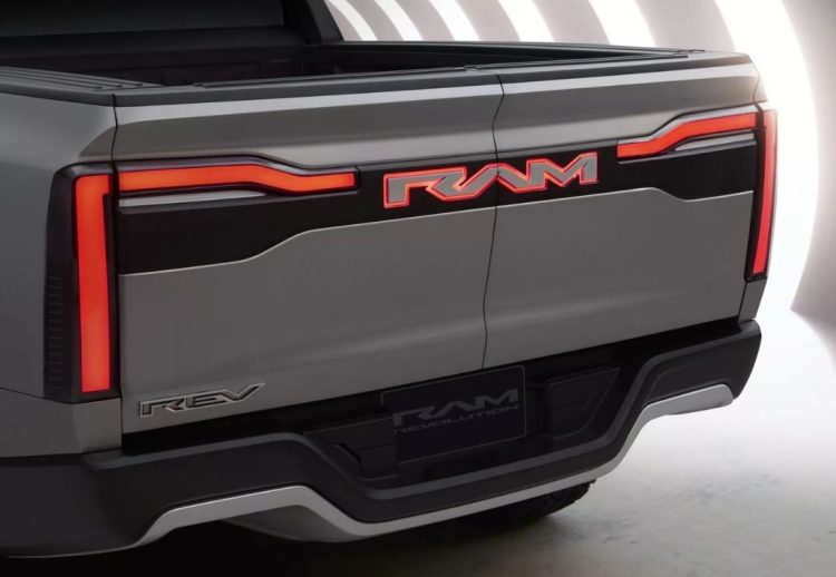 RAM 1500 eléctrica 2024