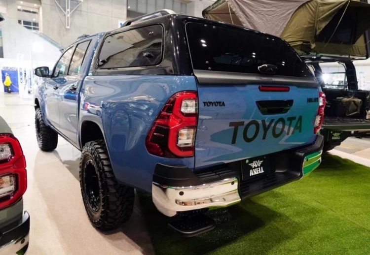 Toyota Hilux modificada Land Cruiser 2023