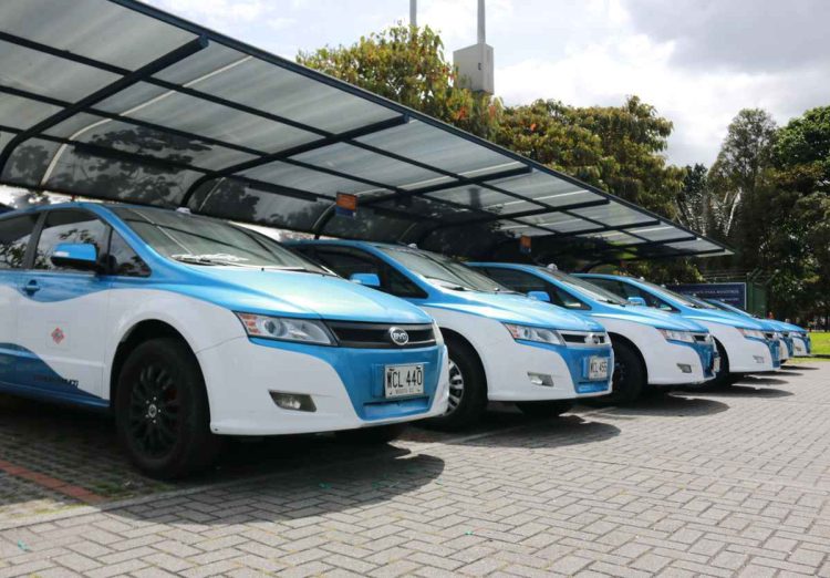 BYD e6 taxi eléctrico Bogotá