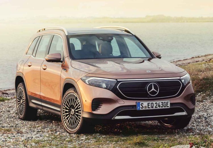 Mercedes-Benz EQB camioneta eléctrica 7 puestos