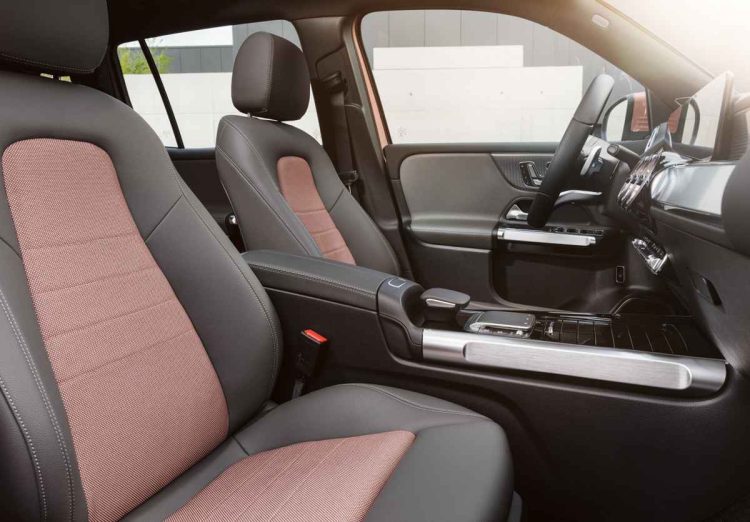 Mercedes-Benz EQB camioneta eléctrica 7 puestos