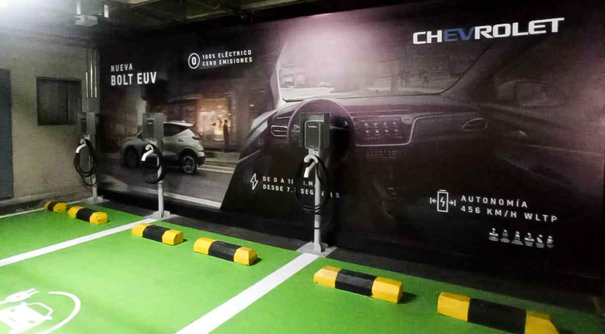 Chevrolet cargadores públicos para carros eléctricos en Colombia