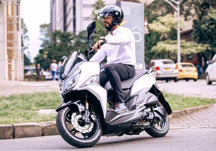 AKT Jet 14 moto scooter automática Colombia