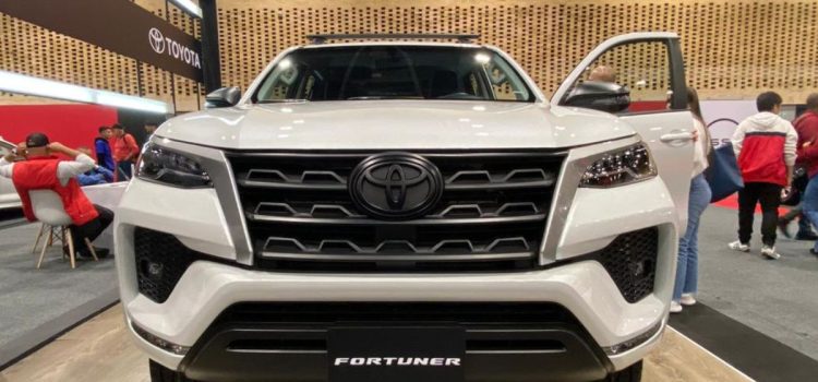 Toyota Fortuner Black Edition