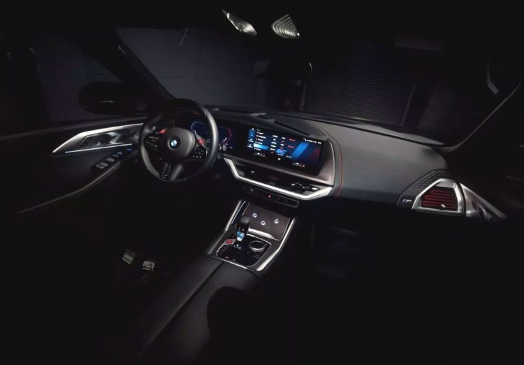 BMW XM Label Red safety car