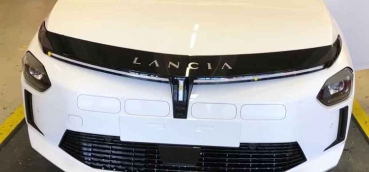 Lancia Ypsilon 2024