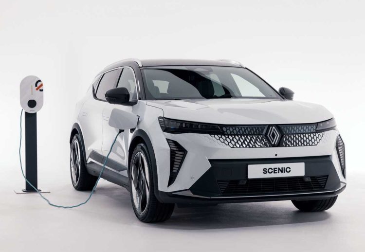 Renault Scénic E-Tech eléctrico precio Europa Colombia