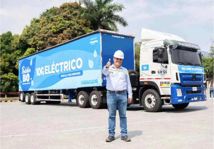 Tractocamión eléctrico Postobón