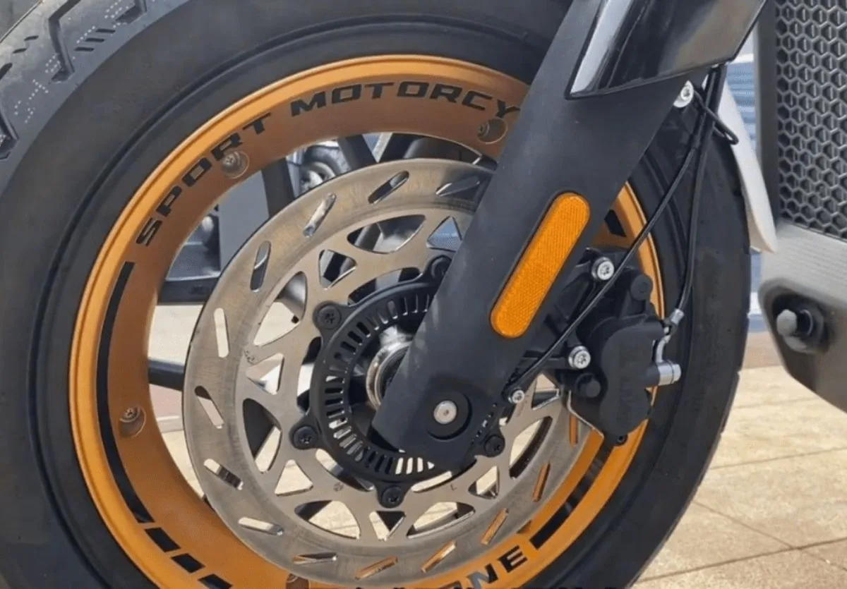 Cyclone AQS 401 es una moto china inspirada en la Harley-Davidson Sportster S