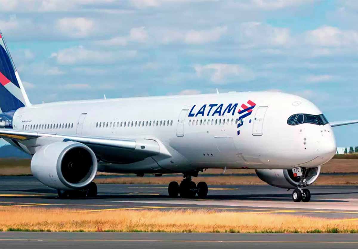 Latam suspende ruta Medellín-Miami
