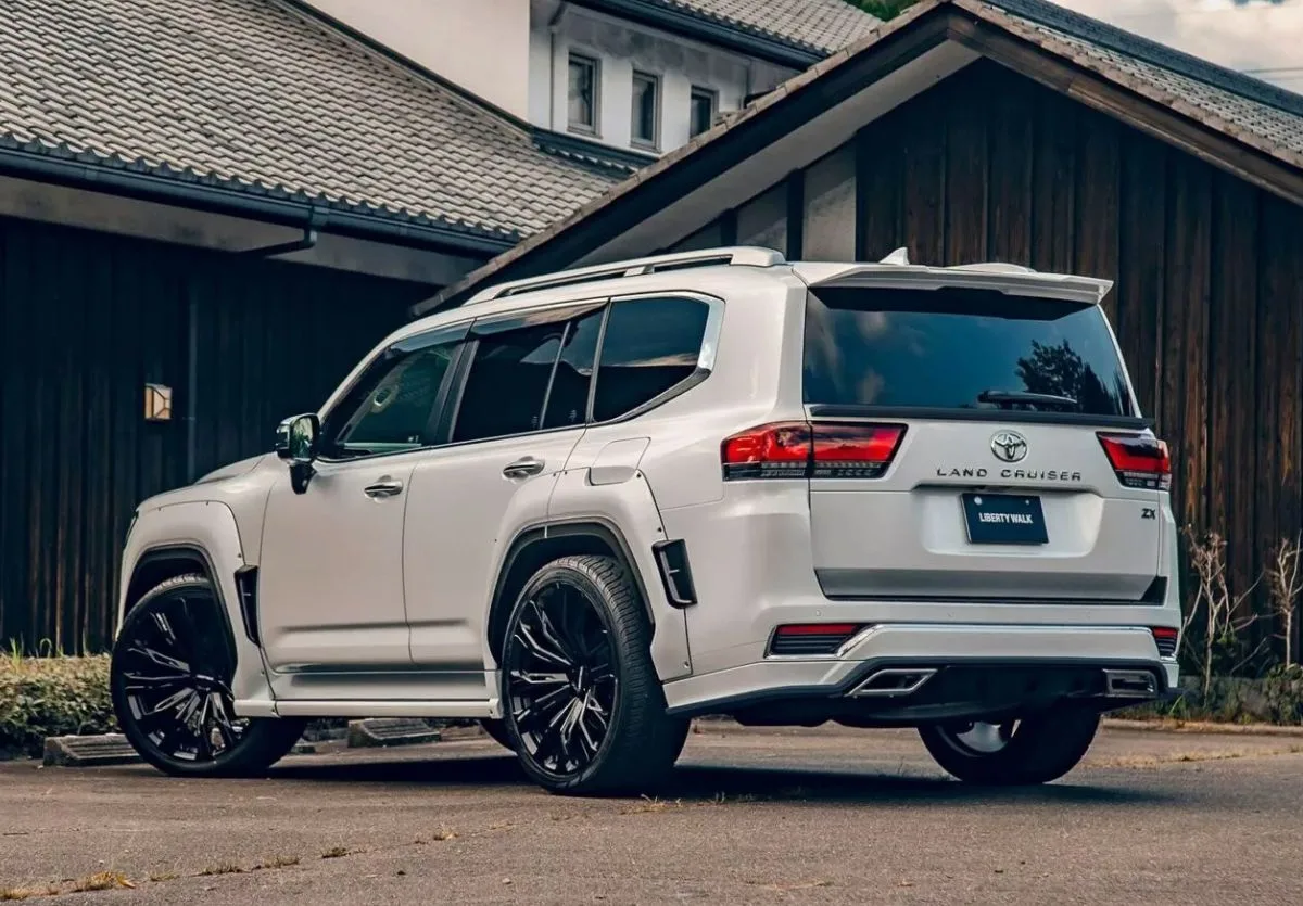 Toyota Land Cruiser 300