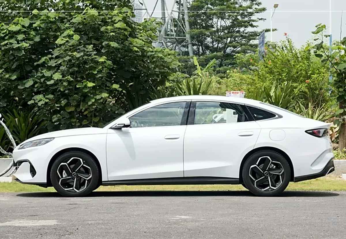 BYD Seal 06 DM-i híbrido enchufable