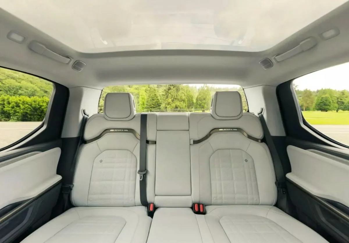 Rivian R1S y R1T 2025