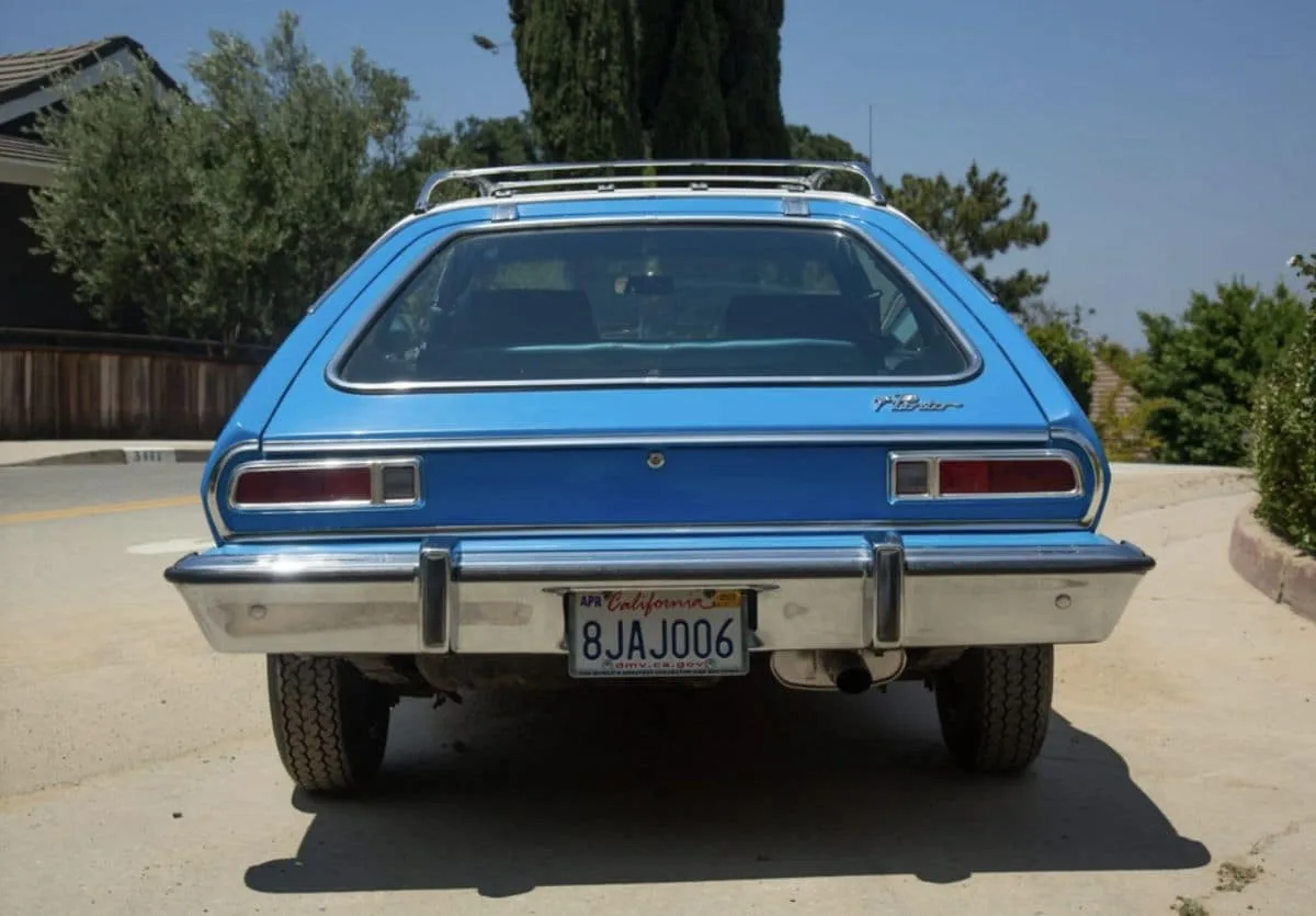 Ford Pinto 1974 con motor V8 a subasta