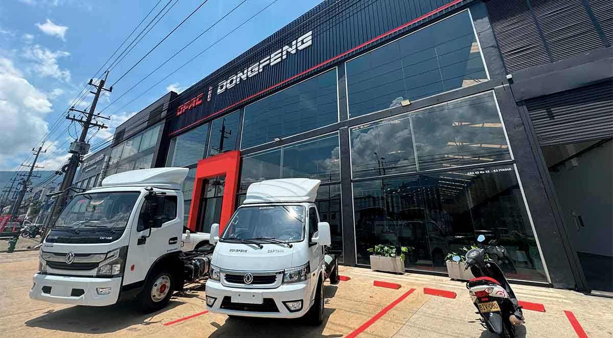 DFAC Dongfeng vitrina Itagüi